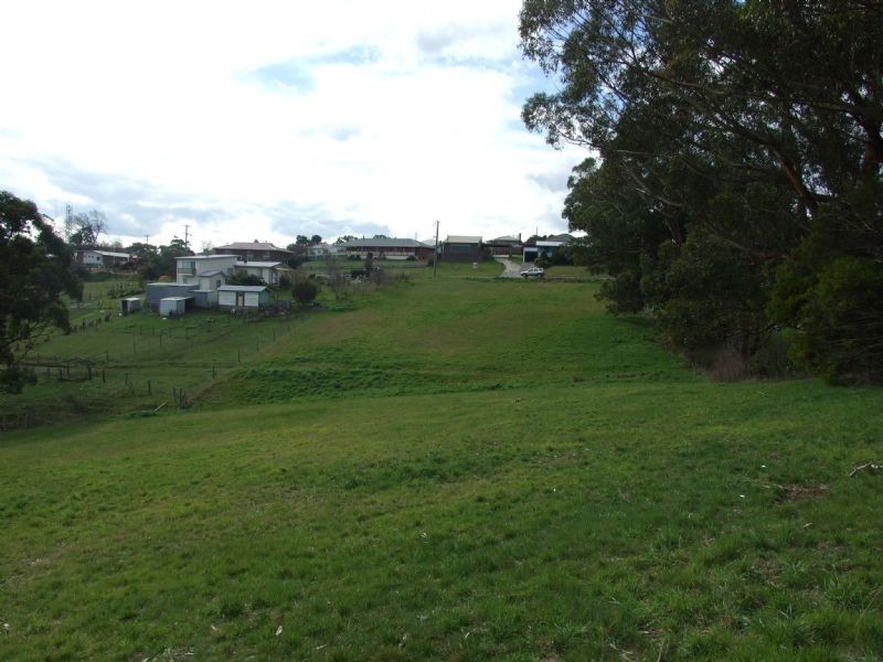 10 Grandridge East, Mirboo North VIC 3871