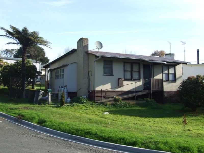 32 Inglis Avenue, Mirboo North VIC 3871