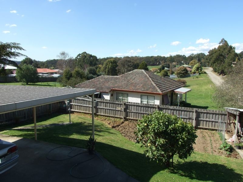 16 Baths Road, Mirboo North VIC 3871