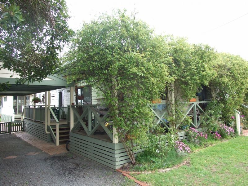 16 Giles Street, Mirboo North VIC 3871