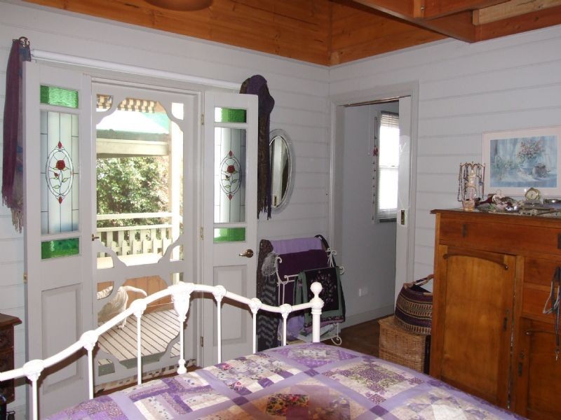 16 Giles Street, Mirboo North VIC 3871