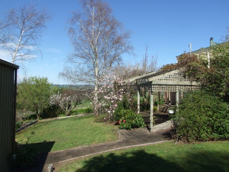 16-18 Farmer Street, Mirboo North VIC 3871