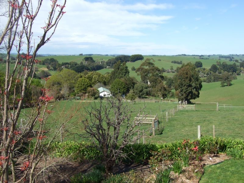 16-18 Farmer Street, Mirboo North VIC 3871