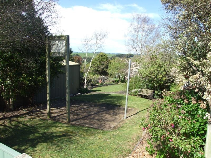 16-18 Farmer Street, Mirboo North VIC 3871