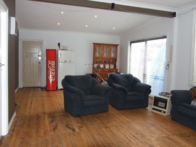 75 Ridgway, Mirboo North VIC 3871