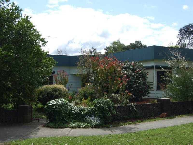 1 Giles Street, Mirboo North VIC 3871