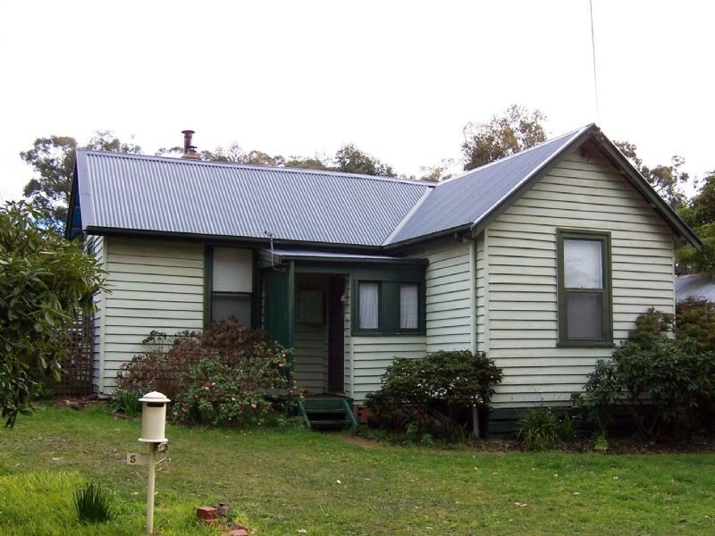 5 Balook Street, Mirboo North VIC 3871