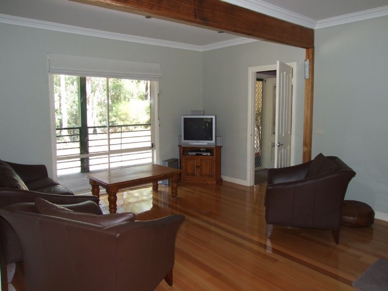 23 Wells Road, Mirboo North VIC 3871