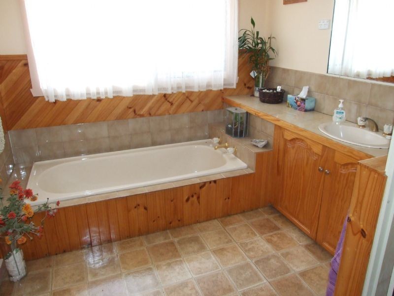 1 Elizabeth Court, Mirboo North VIC 3871