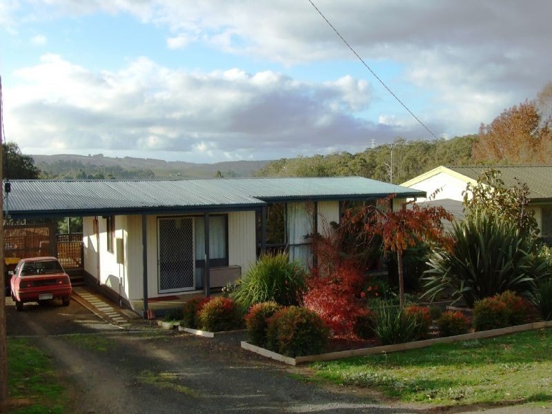 15 Bourke St, Mirboo North VIC 3871