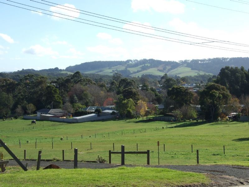 15 Bourke St, Mirboo North VIC 3871