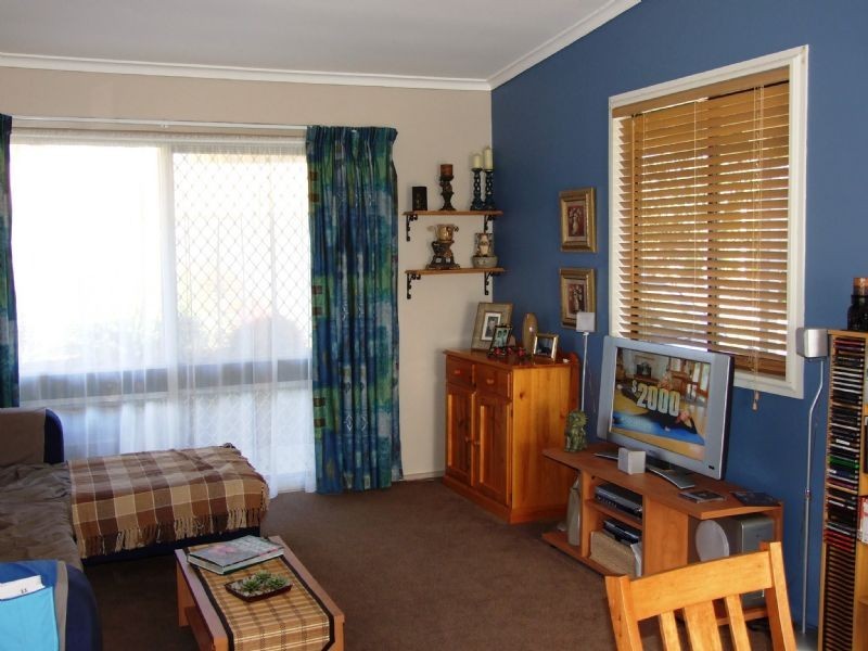 15 Bourke St, Mirboo North VIC 3871