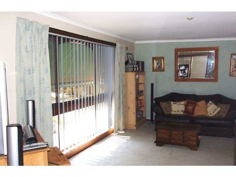 6 Balook Street, Mirboo North VIC 3871