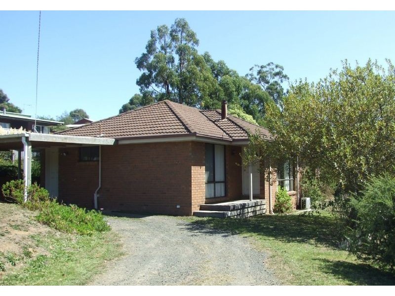 7 Balding Street, Mirboo North VIC 3871