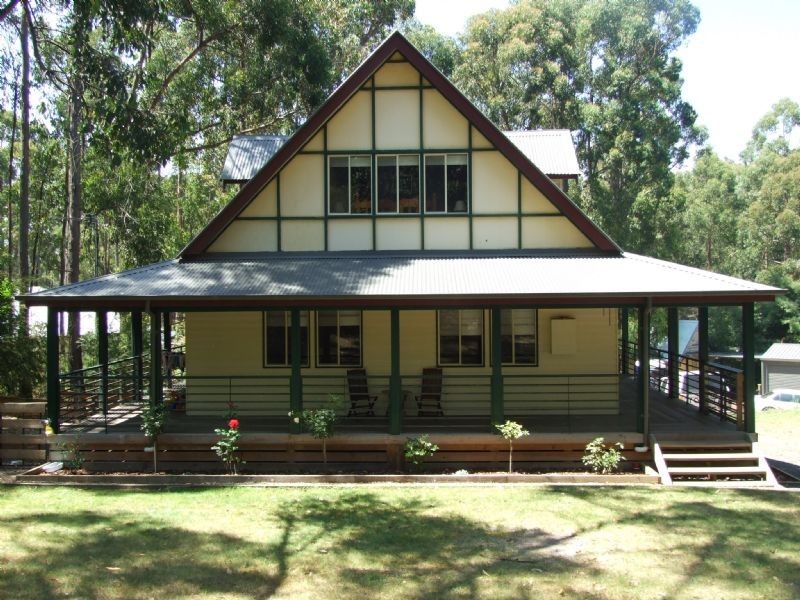 23 Wells Road, Mirboo North VIC 3871