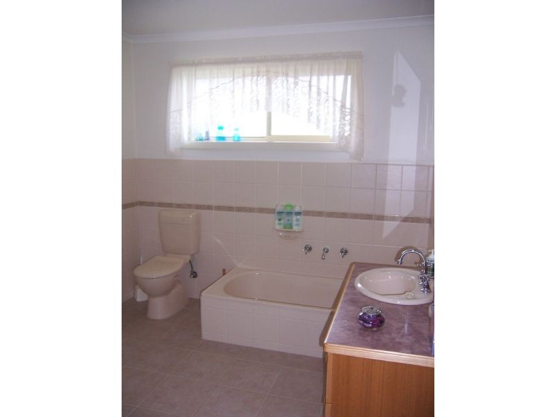 4 Pincini Street, Mirboo North VIC 3871