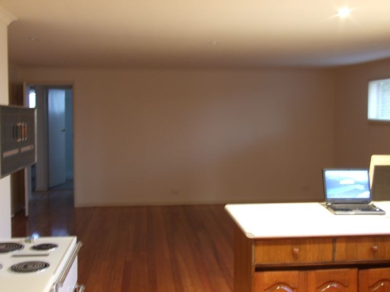 13 Farmer Street, Mirboo North VIC 3871