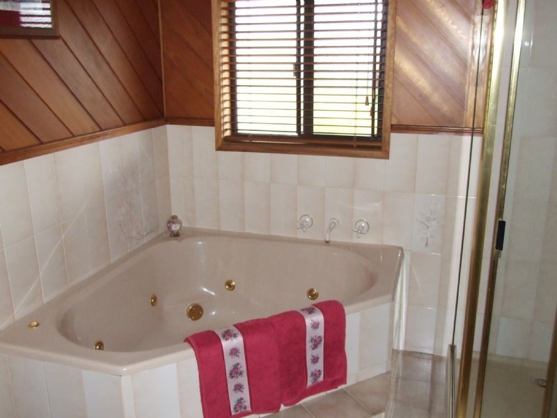 195 Macintoshs Road, Boolarra VIC 3870