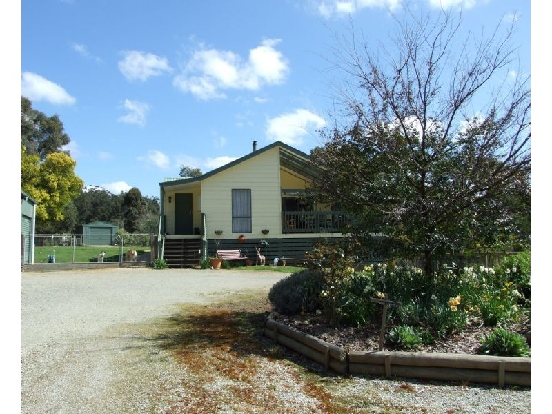 3 Hilltop Court, Mirboo North VIC 3871