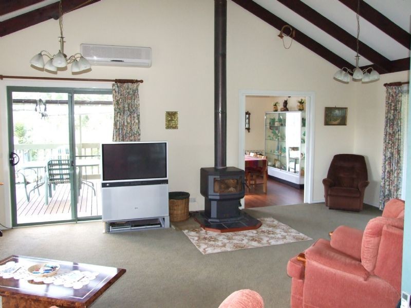 3 Hilltop Court, Mirboo North VIC 3871