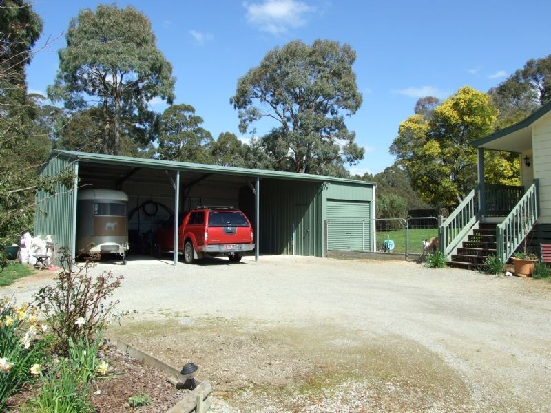 3 Hilltop Court, Mirboo North VIC 3871