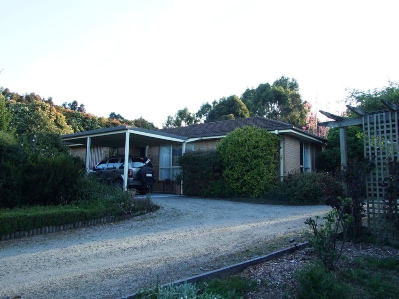 43 Wells Road, Mirboo North VIC 3871