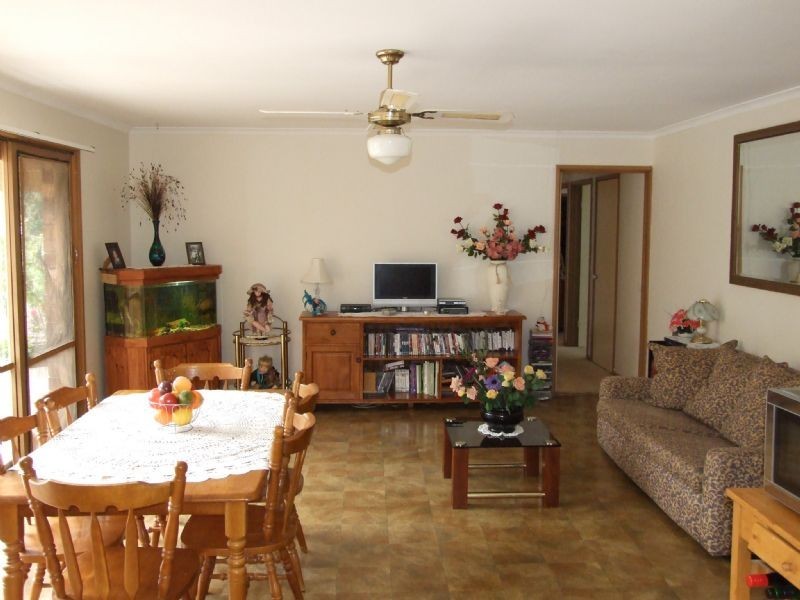33 Wells Road, Mirboo North VIC 3871