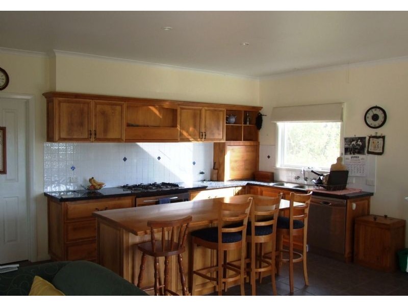 13 Couper Street, Mirboo North VIC 3871