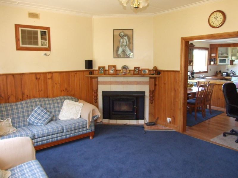 38 Giles Street, Mirboo North VIC 3871
