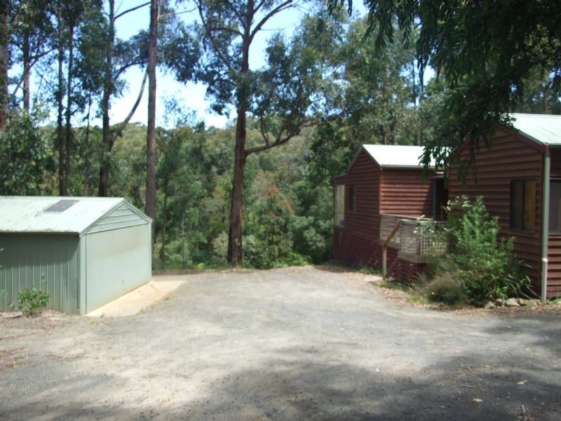 11 Wells Road, Mirboo North VIC 3871