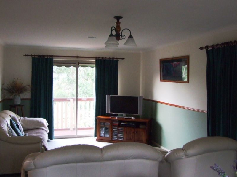 12 Allen Street, Mirboo North VIC 3871