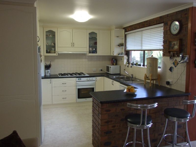 24 Balding Street, Mirboo North VIC 3871