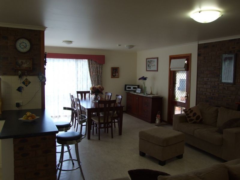 24 Balding Street, Mirboo North VIC 3871