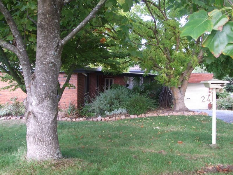 24 Balding Street, Mirboo North VIC 3871