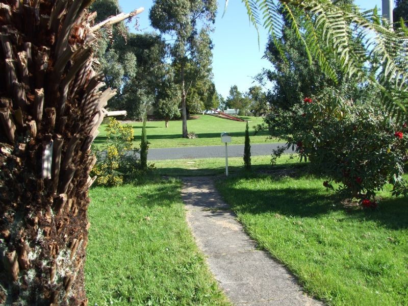 19 Couper Street, Mirboo North VIC 3871