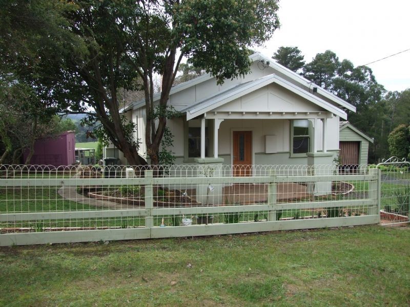 41 Couper Street, Mirboo North VIC 3871