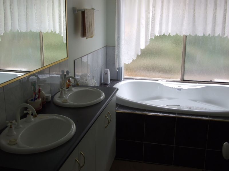 5 Grey Road, Mirboo North VIC 3871