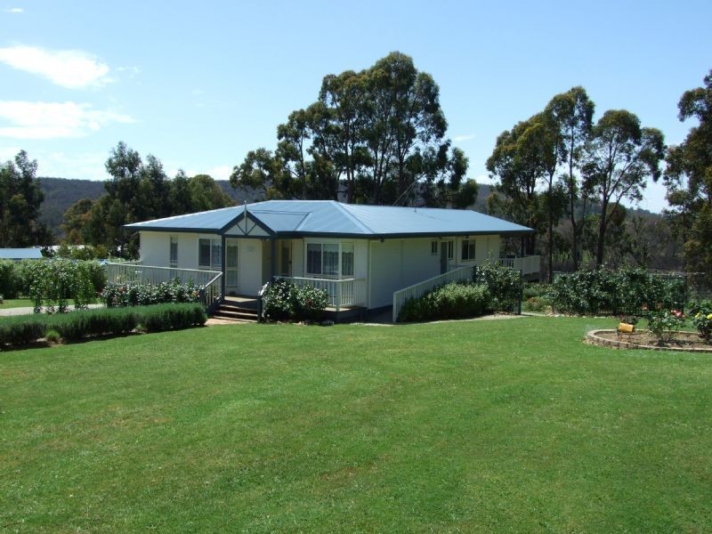 8 Grey Road, Mirboo North VIC 3871