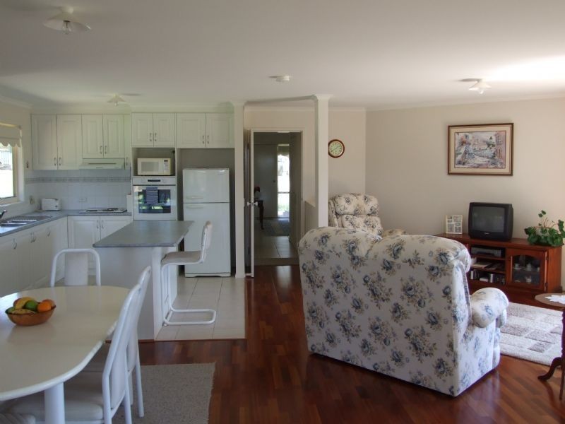 8 Grey Road, Mirboo North VIC 3871