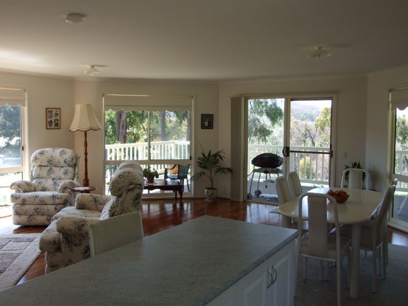 8 Grey Road, Mirboo North VIC 3871