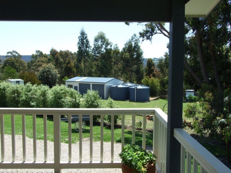8 Grey Road, Mirboo North VIC 3871