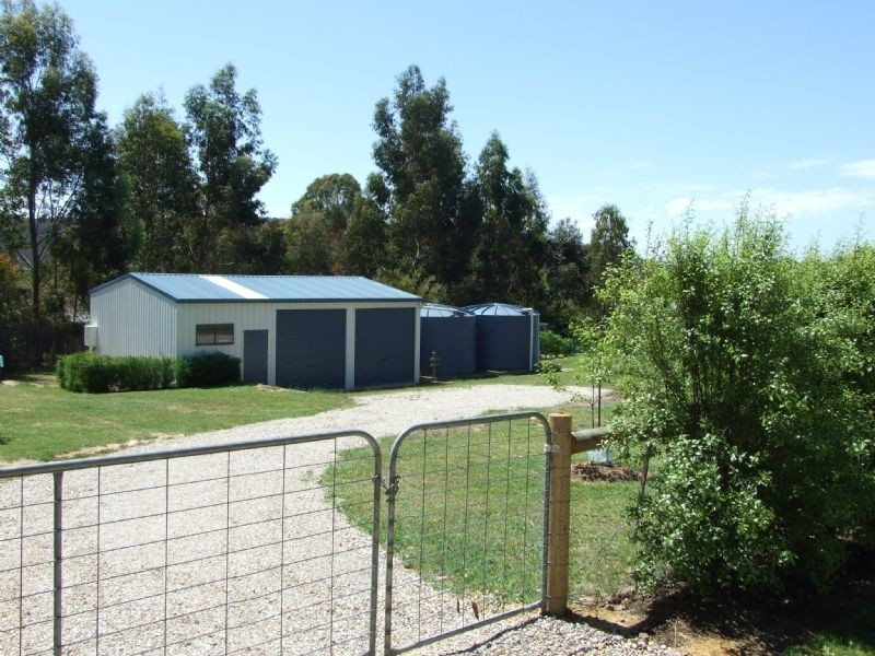 8 Grey Road, Mirboo North VIC 3871