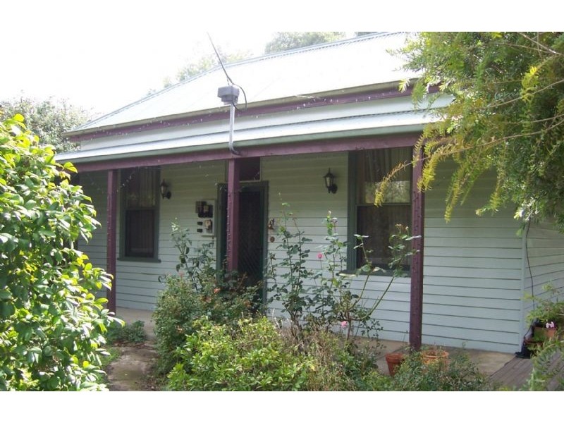 9 Couper Street, Mirboo North VIC 3871