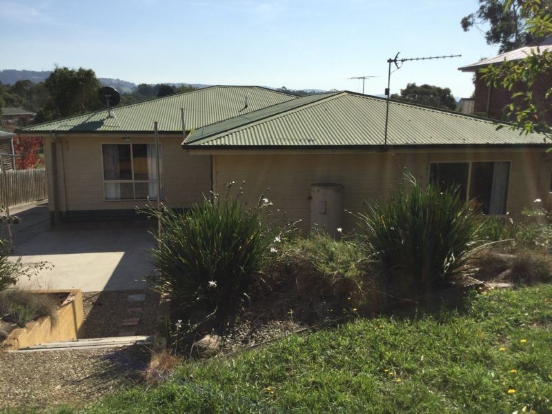 10 Allen Street, Mirboo North VIC 3871
