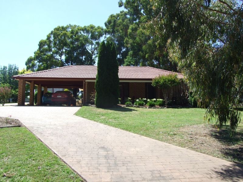 6 Thorpdale Road, Mirboo North VIC 3871