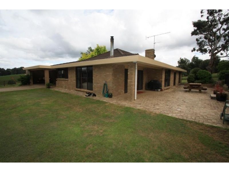 30 Grandridge East, Mirboo North VIC 3871