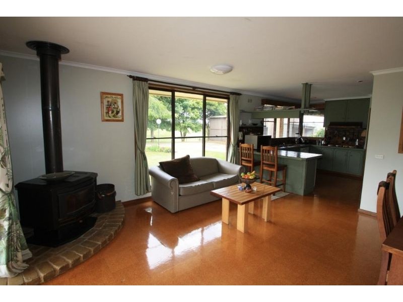 30 Grandridge East, Mirboo North VIC 3871