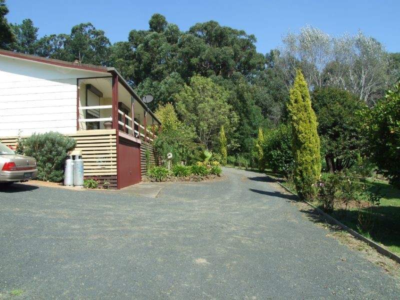51 Couper Street, Mirboo North VIC 3871