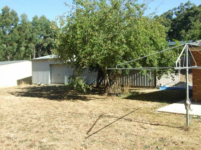 14 Balook Street, Mirboo North VIC 3871