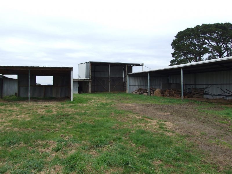 325 Old Yarragon Rd, Mirboo North VIC 3871